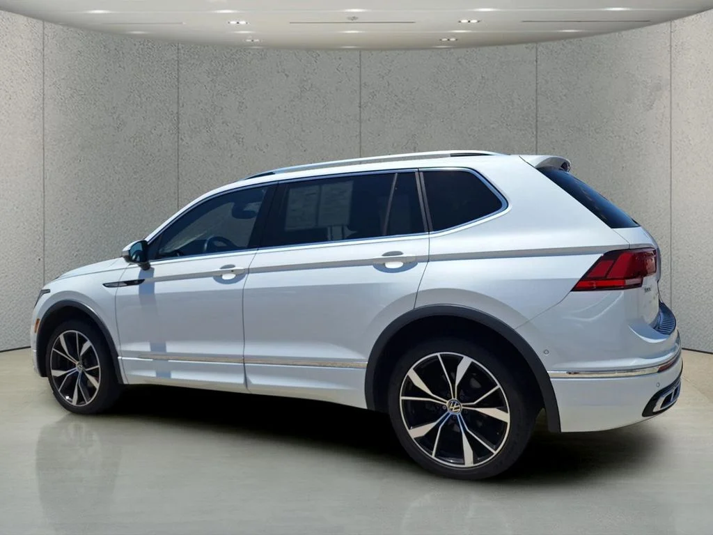Used 2023  Volkswagen 2.0T SEL R-Line image 7