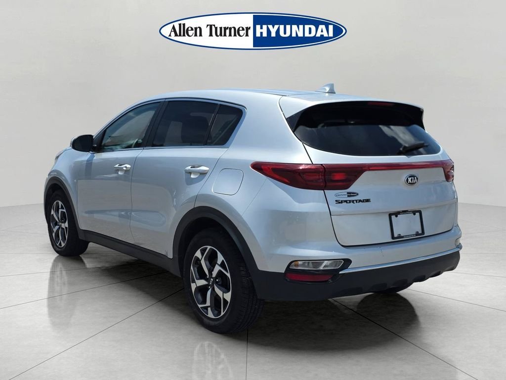 Used 2022 Sparkling Silver Kia LX image 6