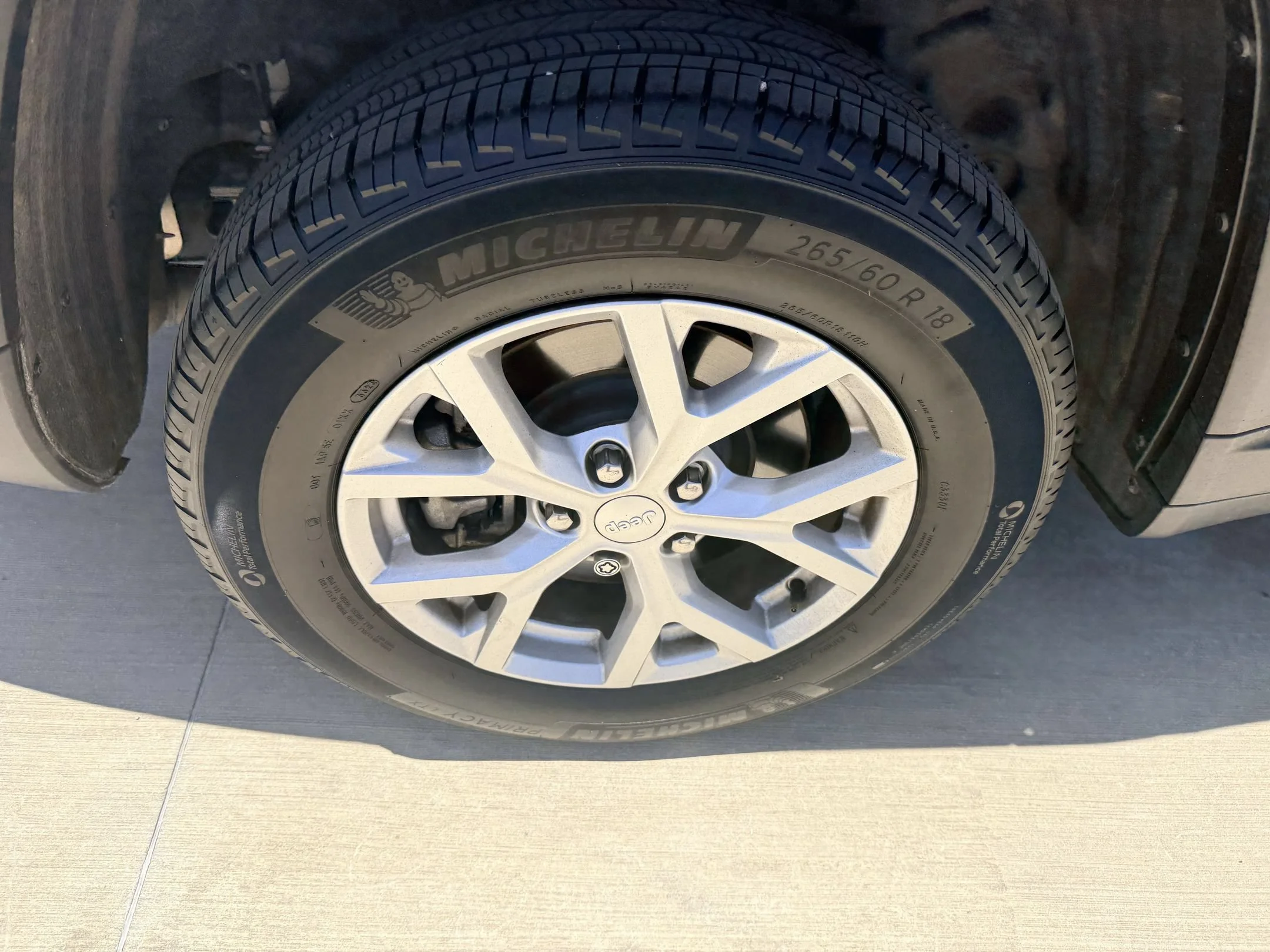 Used 2024 Silver Jeep Limited image 15