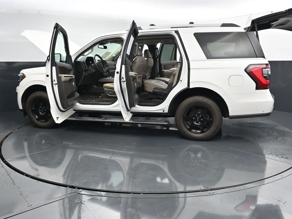 Used 2021 White Ford Limited image 40