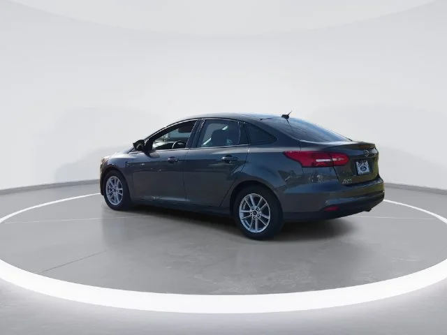 Used 2018 Gray Ford SE image 6