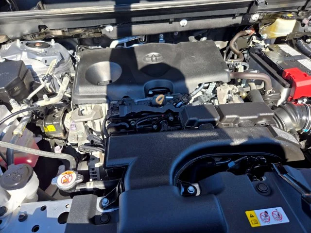 Used 2021 Silver Toyota XLE image 21