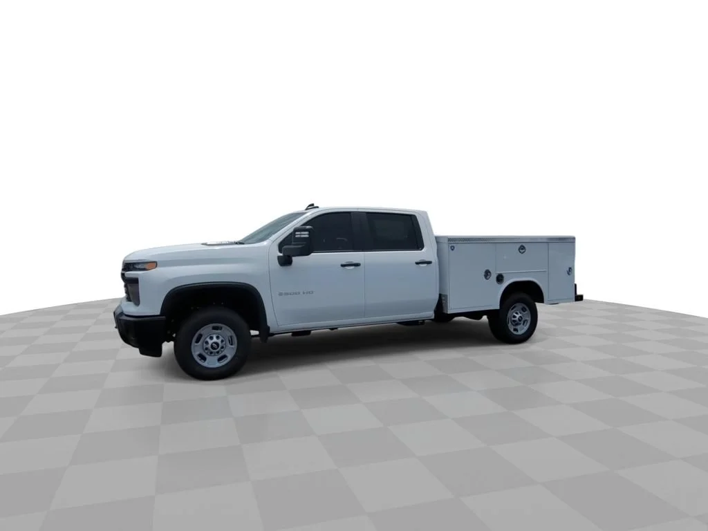New 2026 Summit White Chevrolet WT image 4