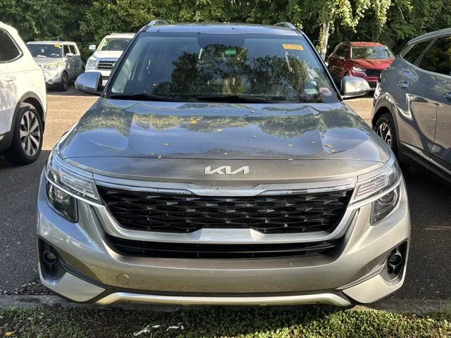 Used 2023 Gray Kia S image 2