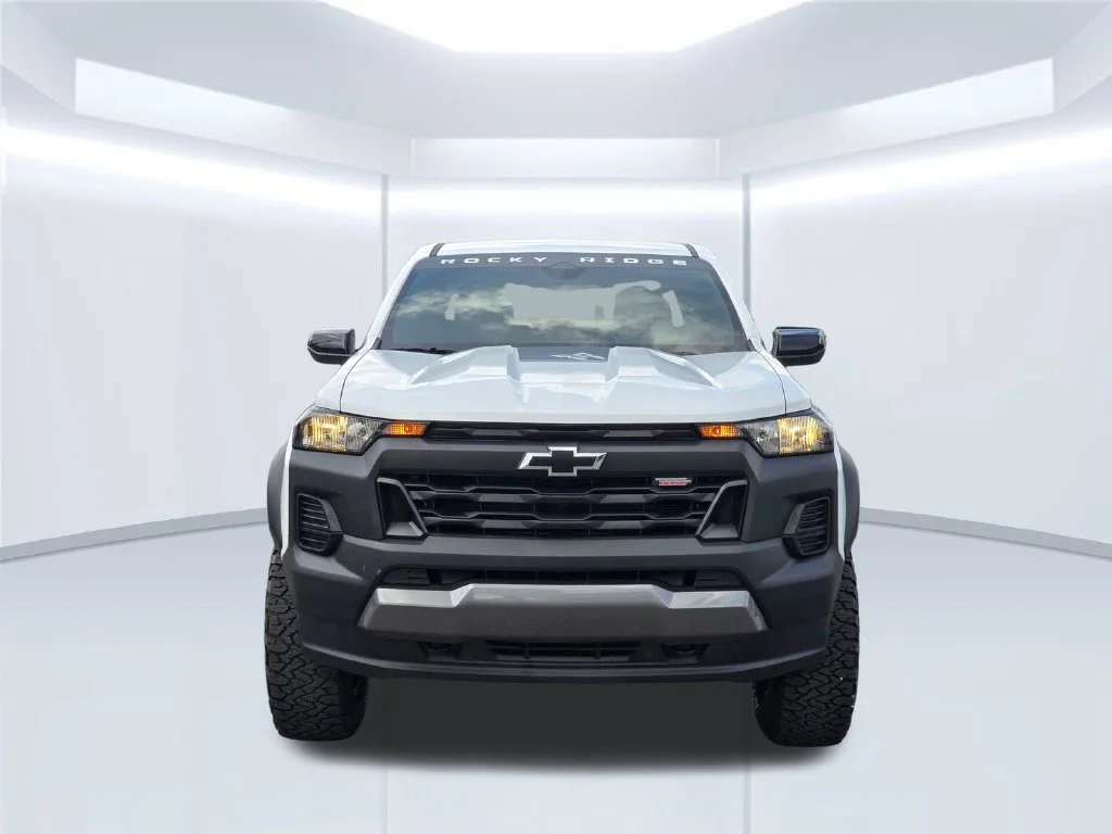 New 2026 White Chevrolet Trail Boss image 17