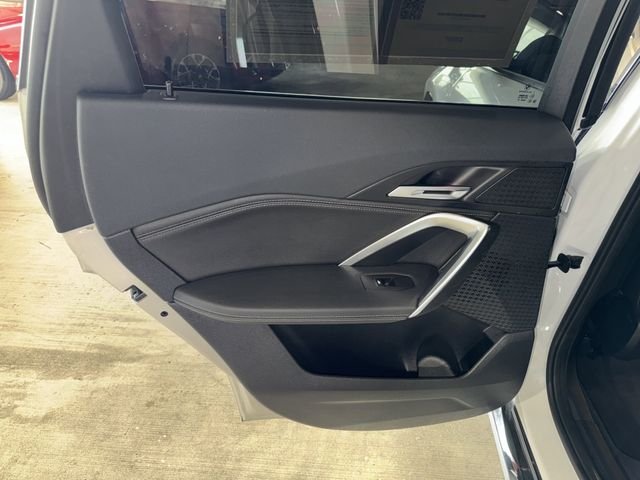 Used 2023 White Metallic BMW xDrive28i image 16