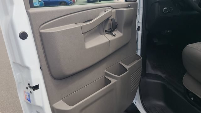 New 2026 Summit White GMC Work Van image 11