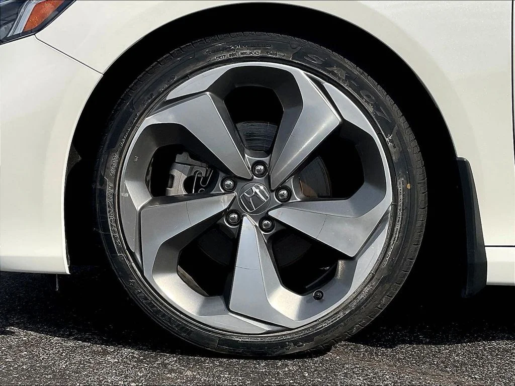 2018 Honda Accord Touring - Photo 19