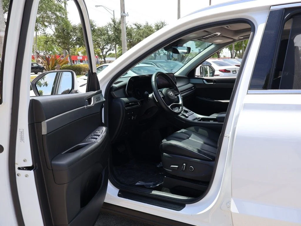 Used 2024 White Hyundai SEL image 31