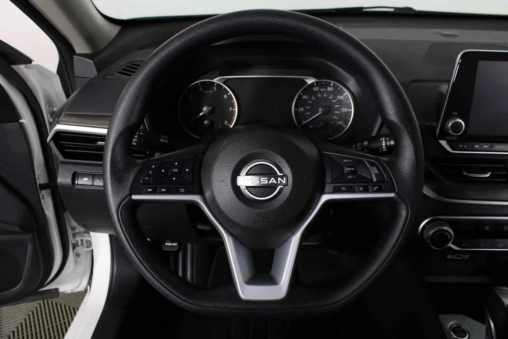 2025 Nissan Altima SV - Photo 19