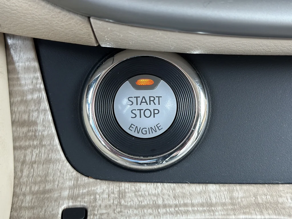 Used 2021 White Nissan SL image 11