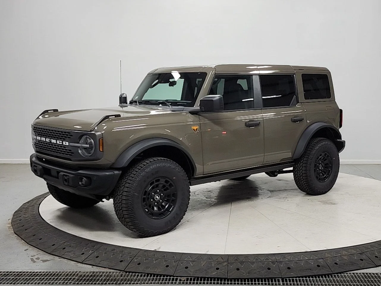 New 2026 Marsh Gray Ford Badlands® image 3