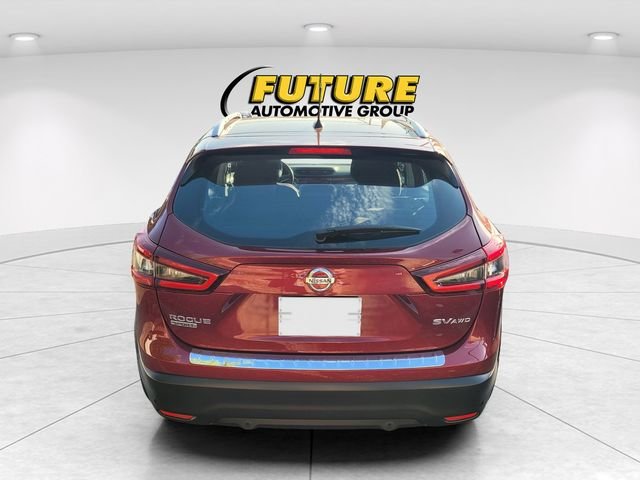 Used 2022 Red Nissan SV image 4