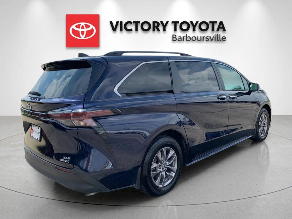 Used 2023  Toyota XLE image 7
