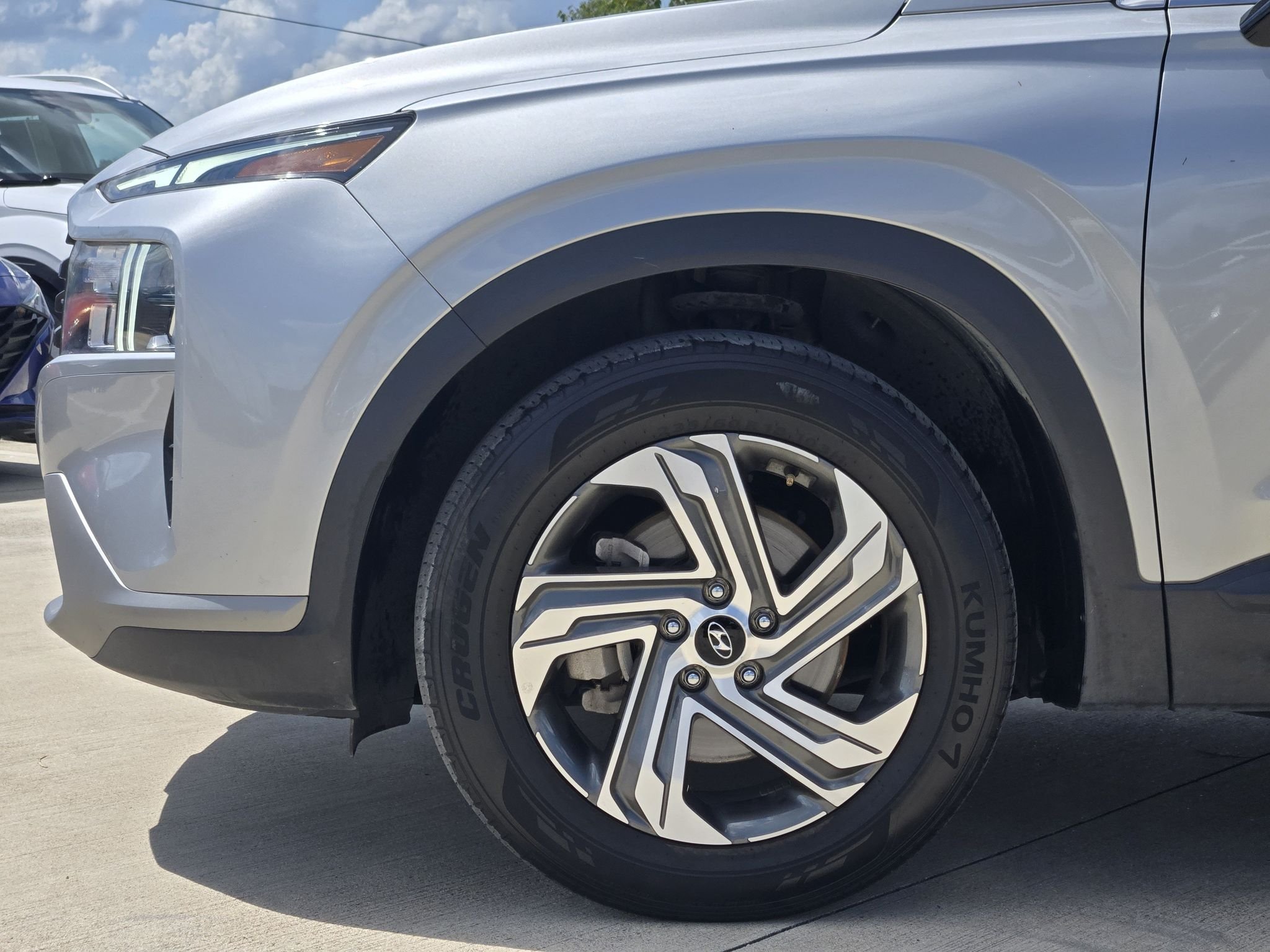 Used 2023 Shimmering Silver Hyundai SEL image 9