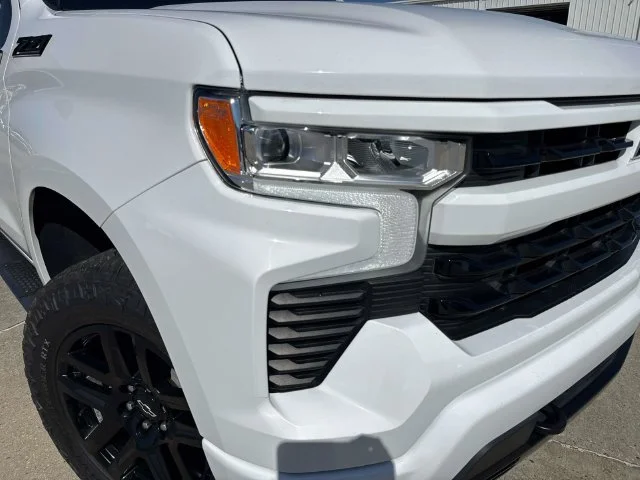 Used 2023 White Chevrolet RST image 2