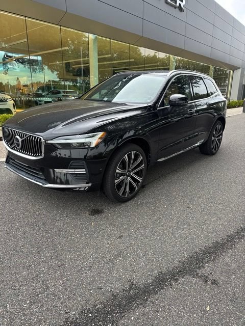 2023 Volvo XC60 B5 Ultimate Bright Theme AWD's photo