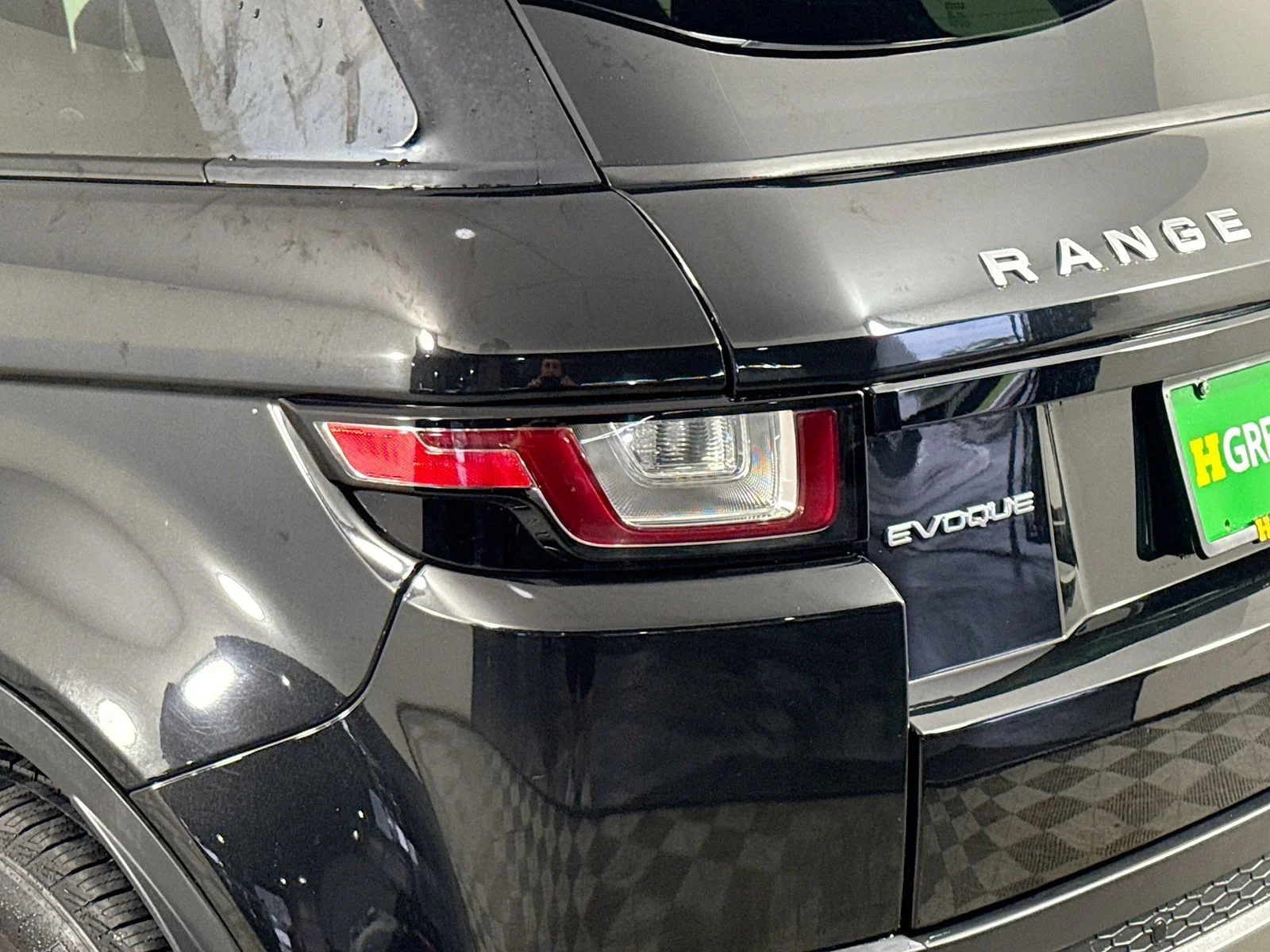 Used 2017  Land Rover SE image 32