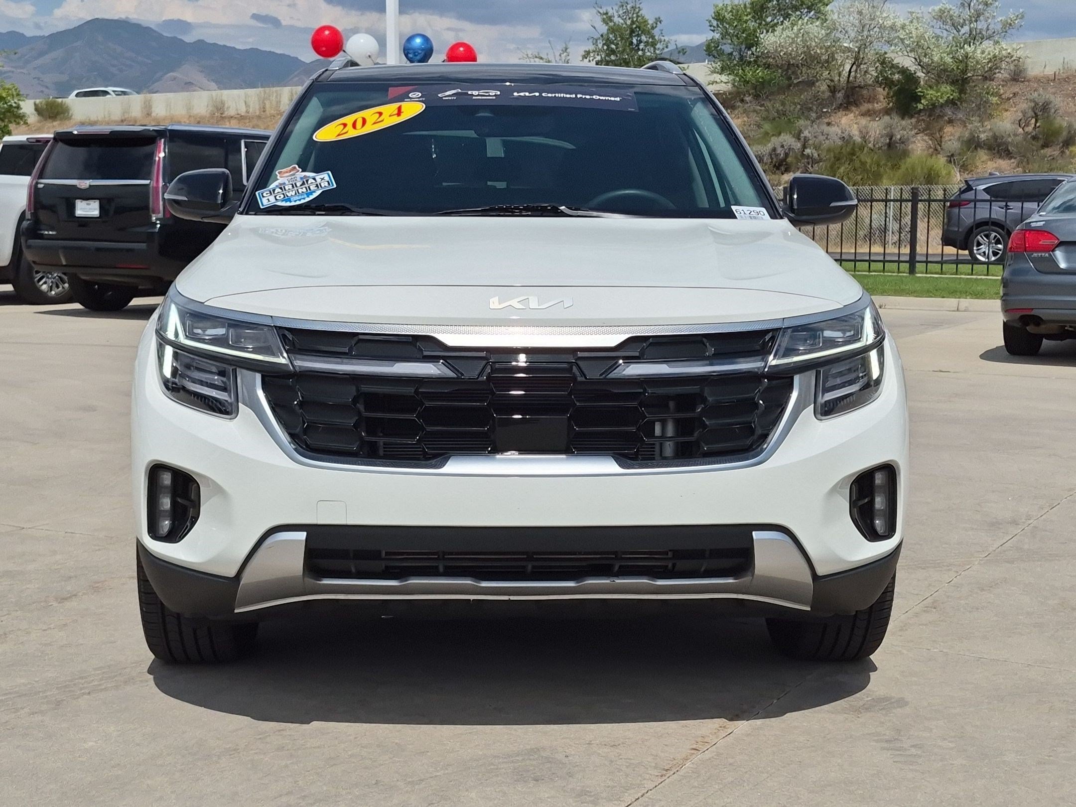 Used 2024 Clear White/Black Roof Kia SX image 8