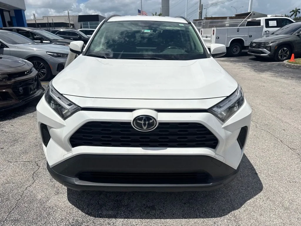Used 2024 Ice Toyota XLE image 2