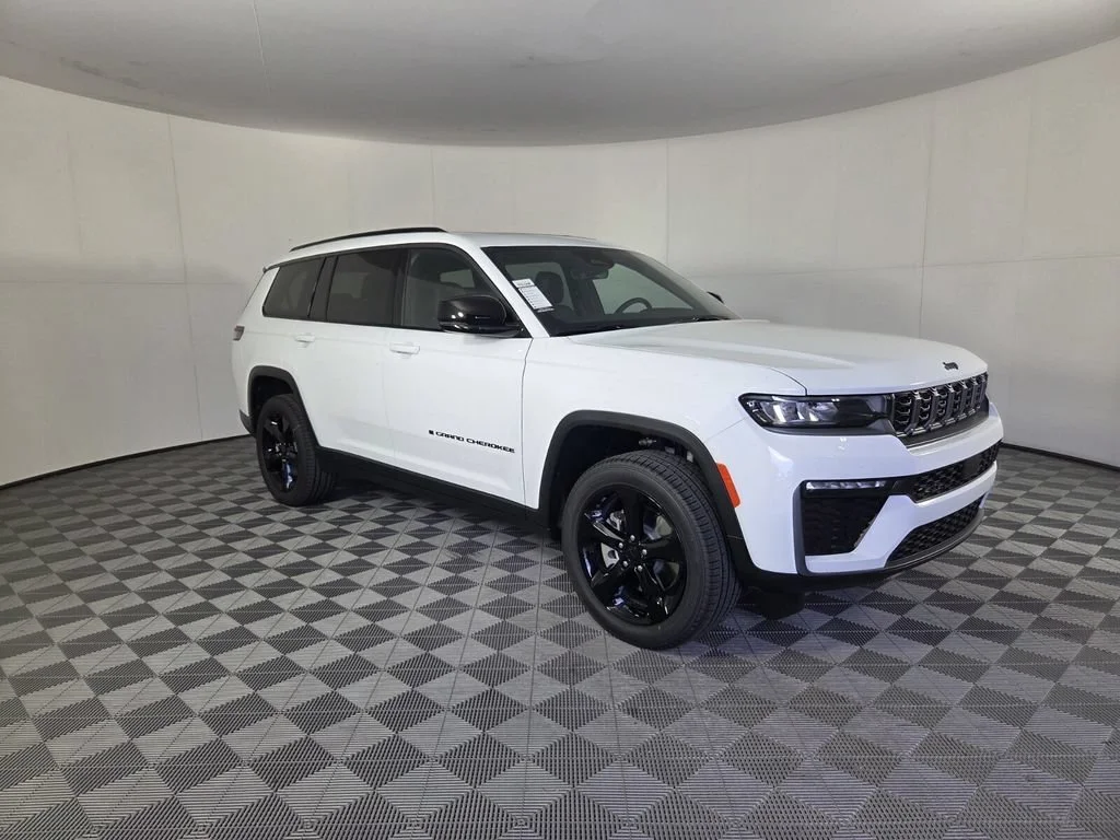 New 2026 Bright White Clear-Coat Exterior Paint Jeep Limited image 2