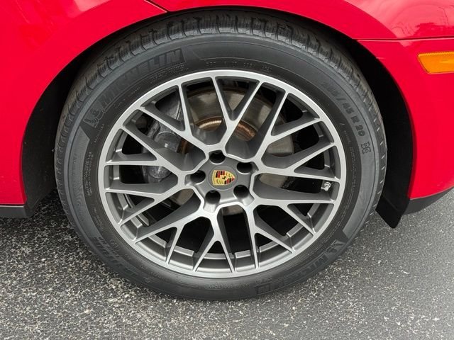 Used 2018 Red Porsche Base image 8