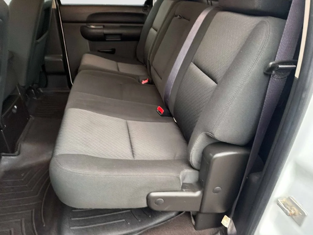 Used 2013 White Chevrolet LT image 15