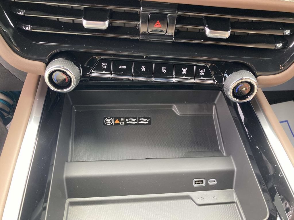New 2026 Polar White Tricoat Chevrolet High Country image 22