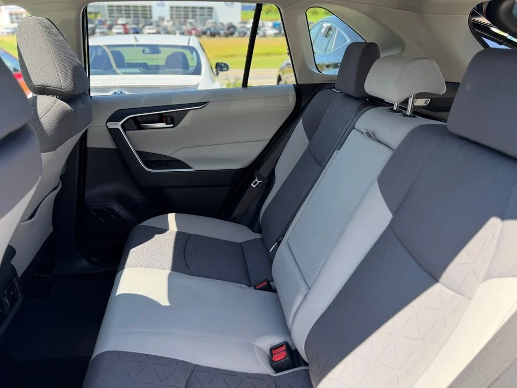 Used 2019 Gray Toyota XLE image 5
