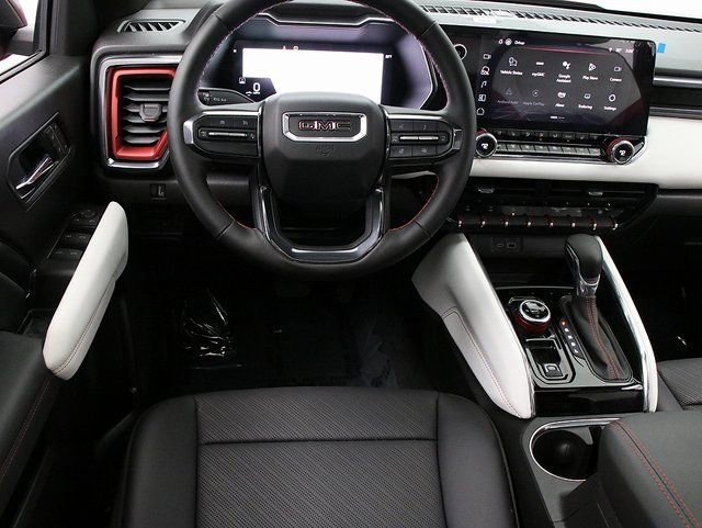 2025 GMC Canyon AT4 - Photo 16