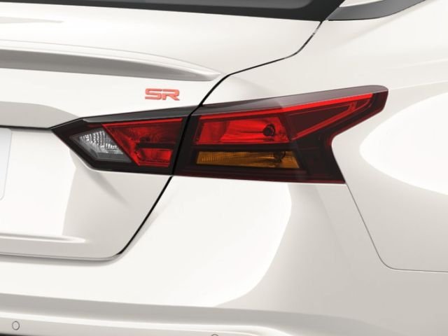 New 2026 White Nissan 2.5 SR image 11