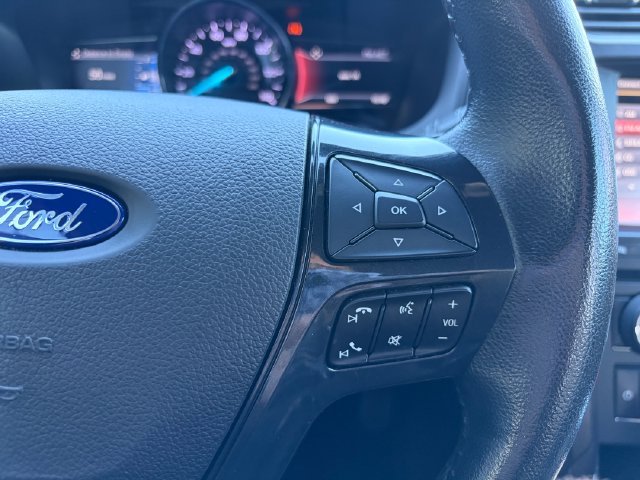 Used 2016 White Platinum Clearcoat Metallic Ford XLT image 17