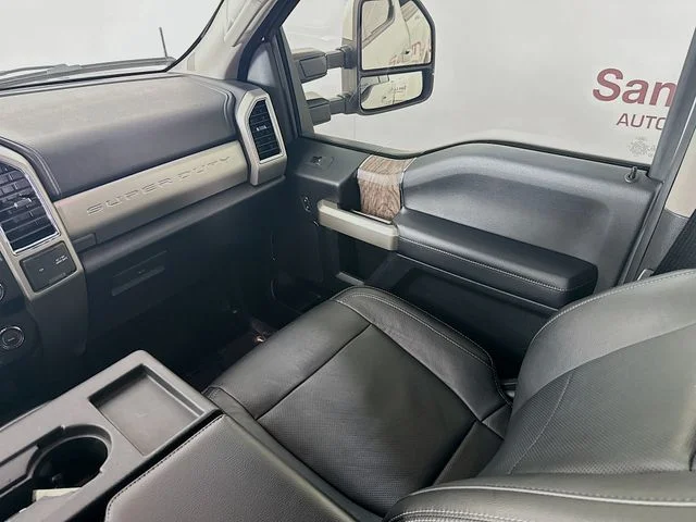 Used 2018 White Ford Lariat image 22