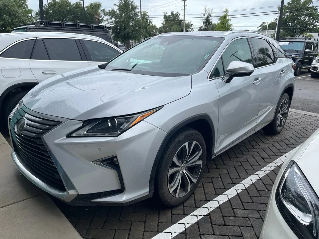 Used 2016 Silver Lexus 350 image 1