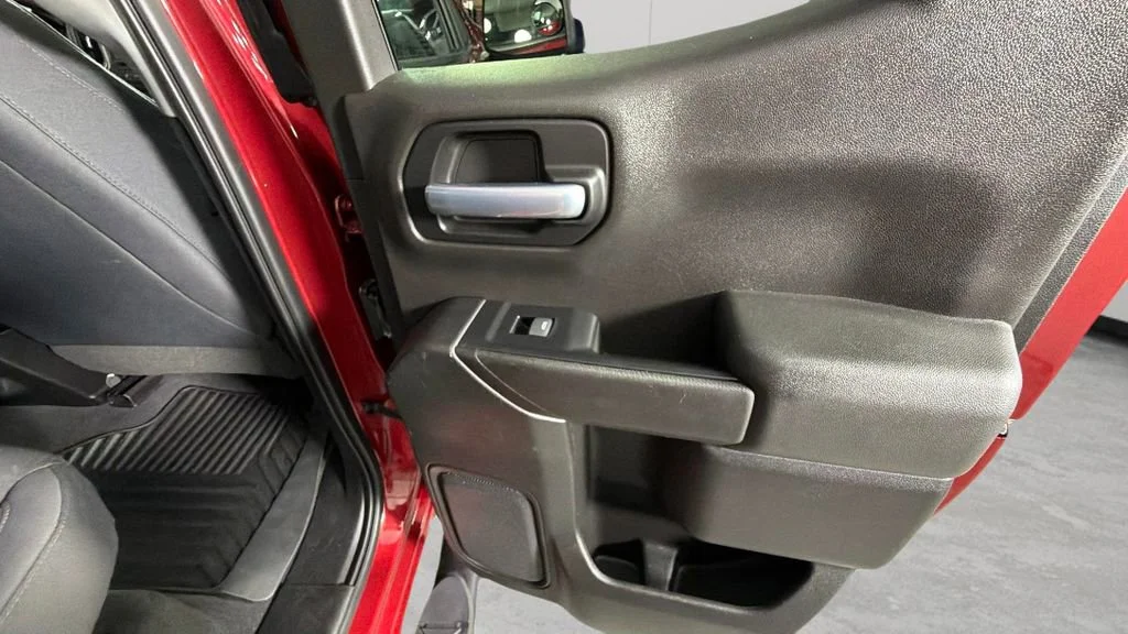 Certified Used 2019 CAJUN RED TINTCOAT Chevrolet Custom image 29