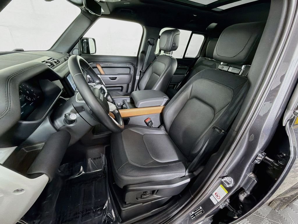 Used 2023 Carpathian Gray Premium Metallic Land Rover X-Dynamic SE image 22