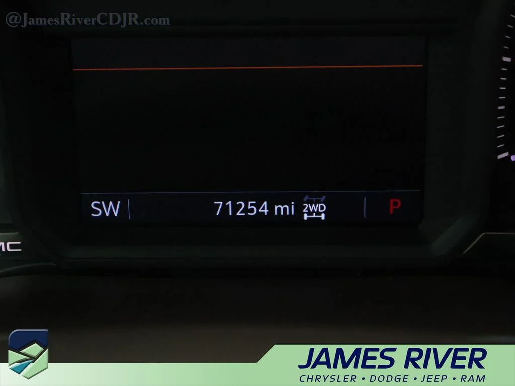 Used 2019 White GMC SLT image 29