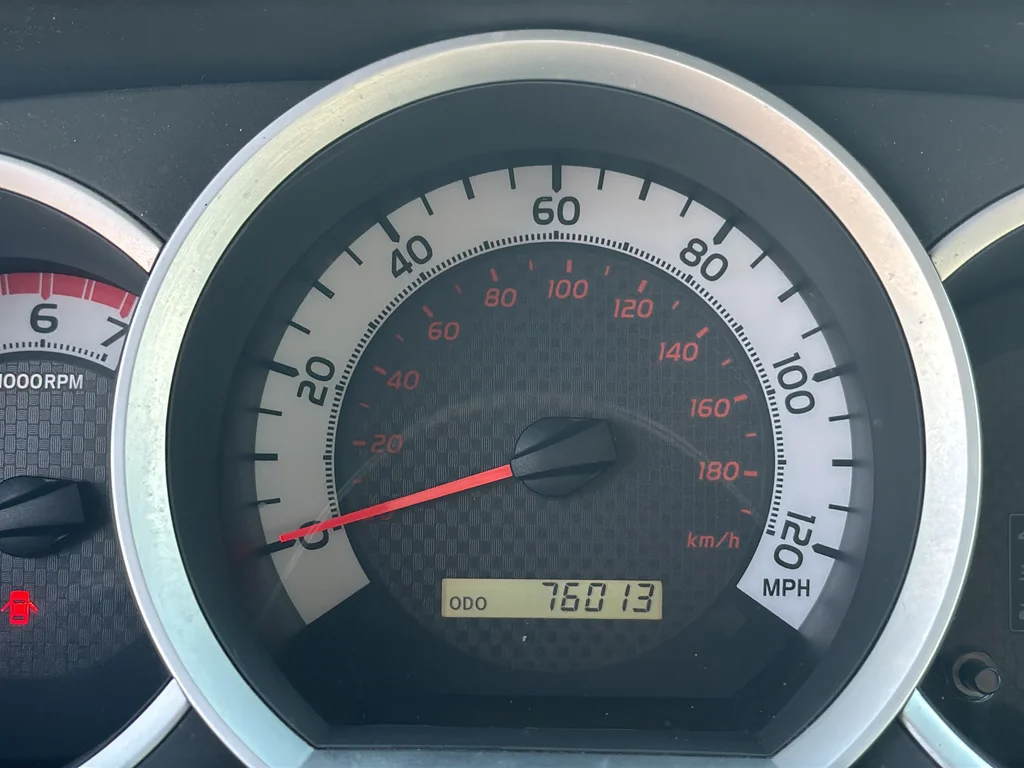 Used 2015 Red Toyota Base image 14