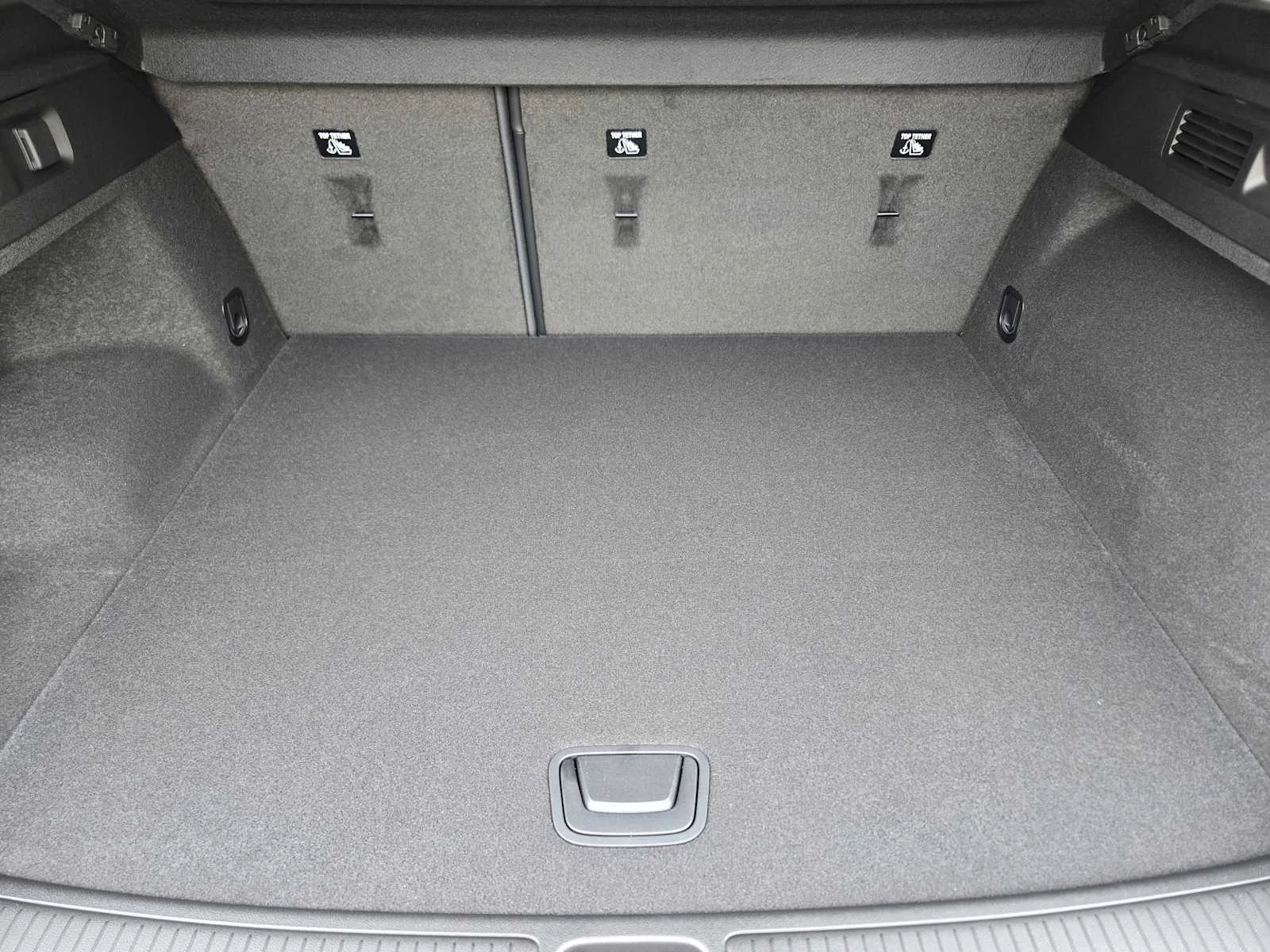 New 2026 Iridescent White Tricoat Buick Avenir image 20