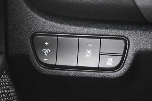 Used 2025 White Kia LX image 17