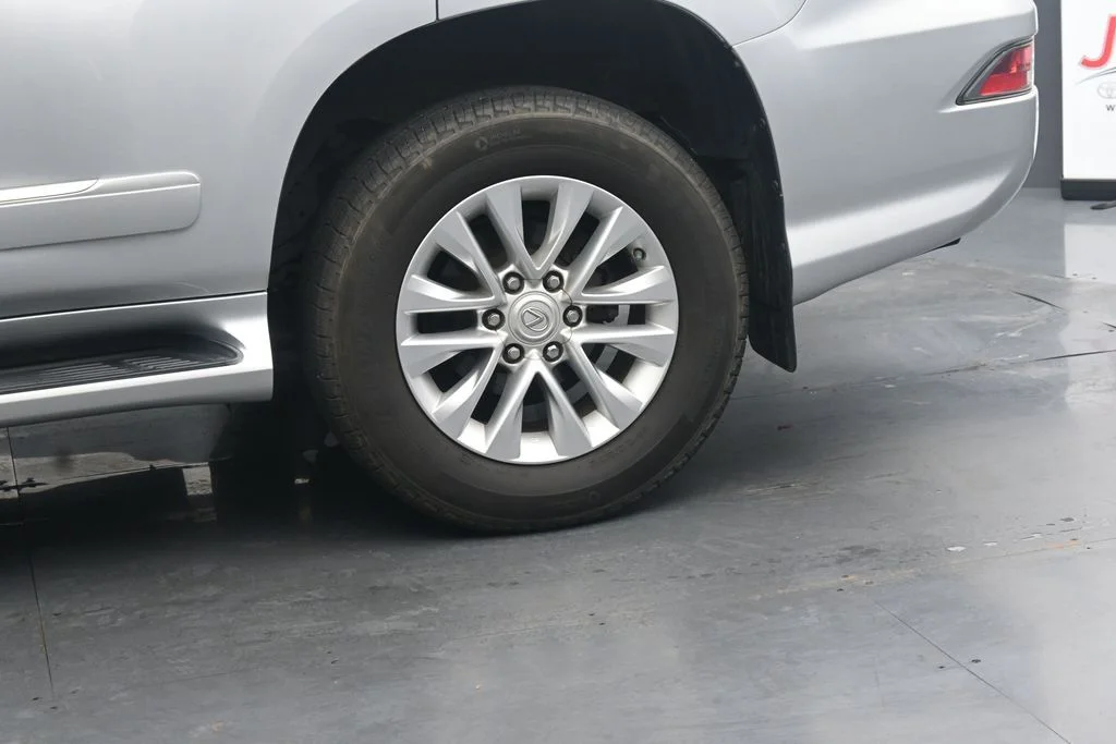 Used 2019 Silver Lexus 460 image 12
