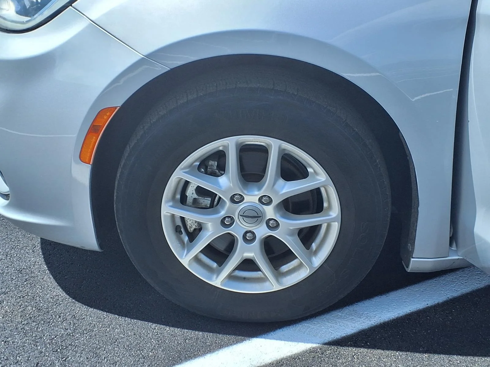 Used 2023 Silver Mist Clearcoat Chrysler Touring L image 24