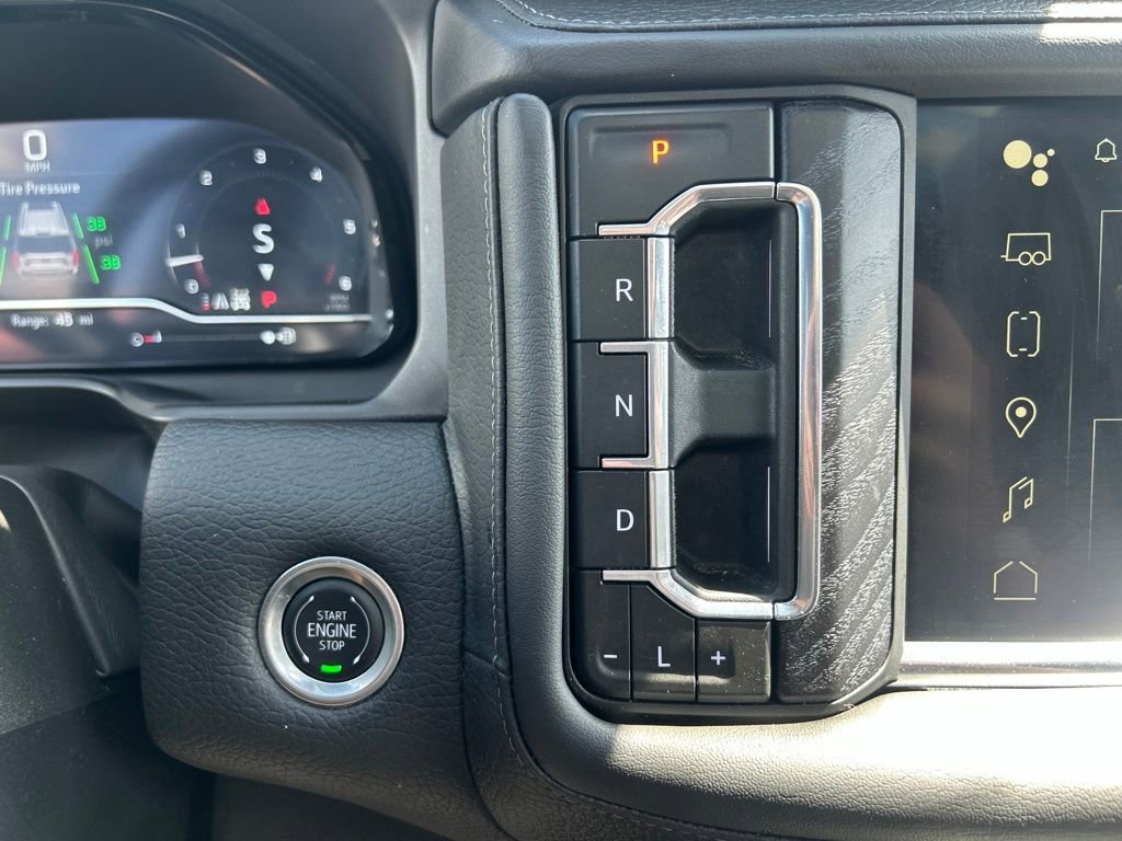 Used 2024 Onyx Black GMC Denali image 29