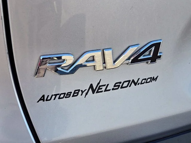 Used 2021 Silver Toyota XLE image 15