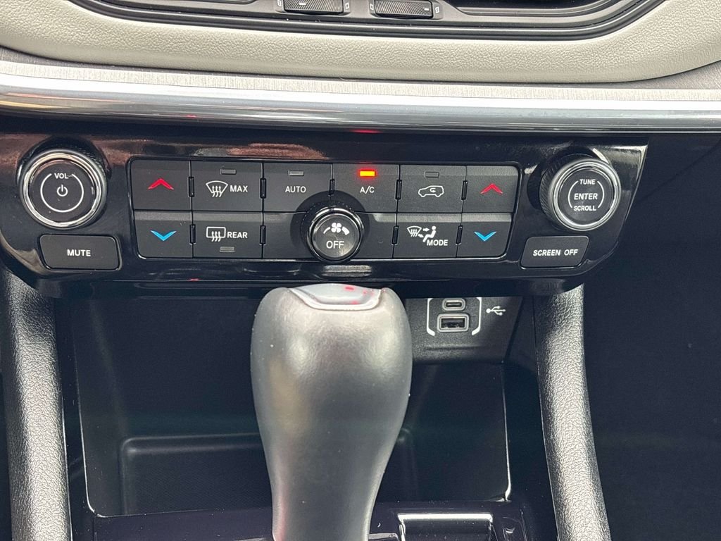 Used 2022 Red Jeep Limited image 24