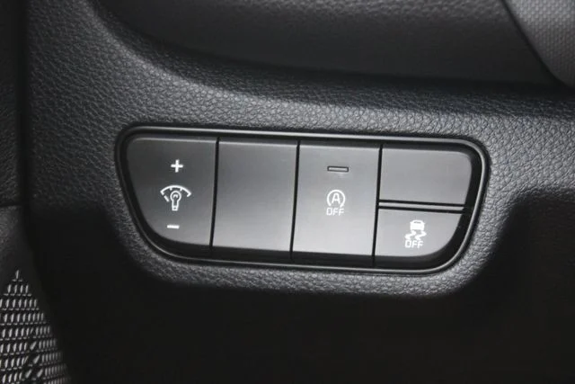Used 2025 White Kia LX image 17
