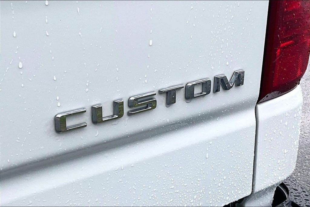 Used 2025 White Chevrolet Custom image 20