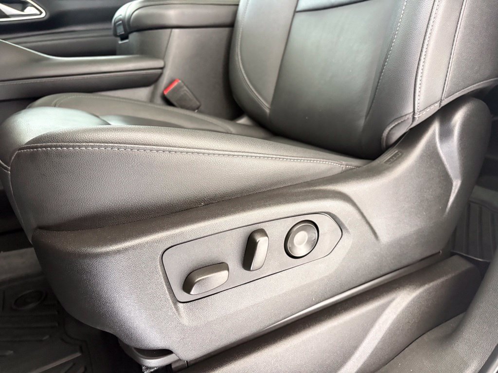Used 2024 Summit White Chevrolet Z71 image 31