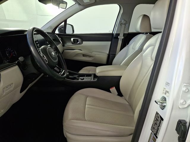 Used 2021 White Kia S image 15