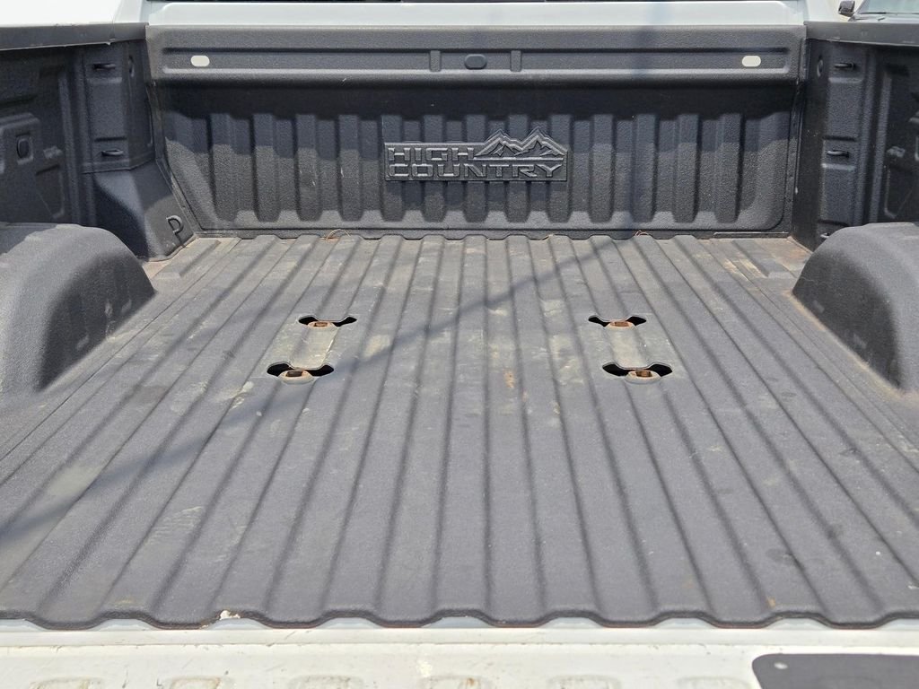 Used 2021 White Chevrolet High Country image 8